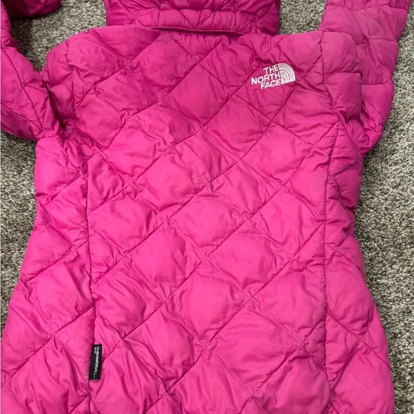 The North Face Fuchsia Quilted Jacket - Picture 5 of 5